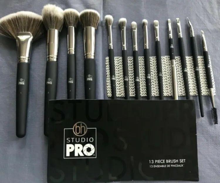 BH Studio Pro 13-Piece Professional Makeup Brush Set with Matte Black Handles